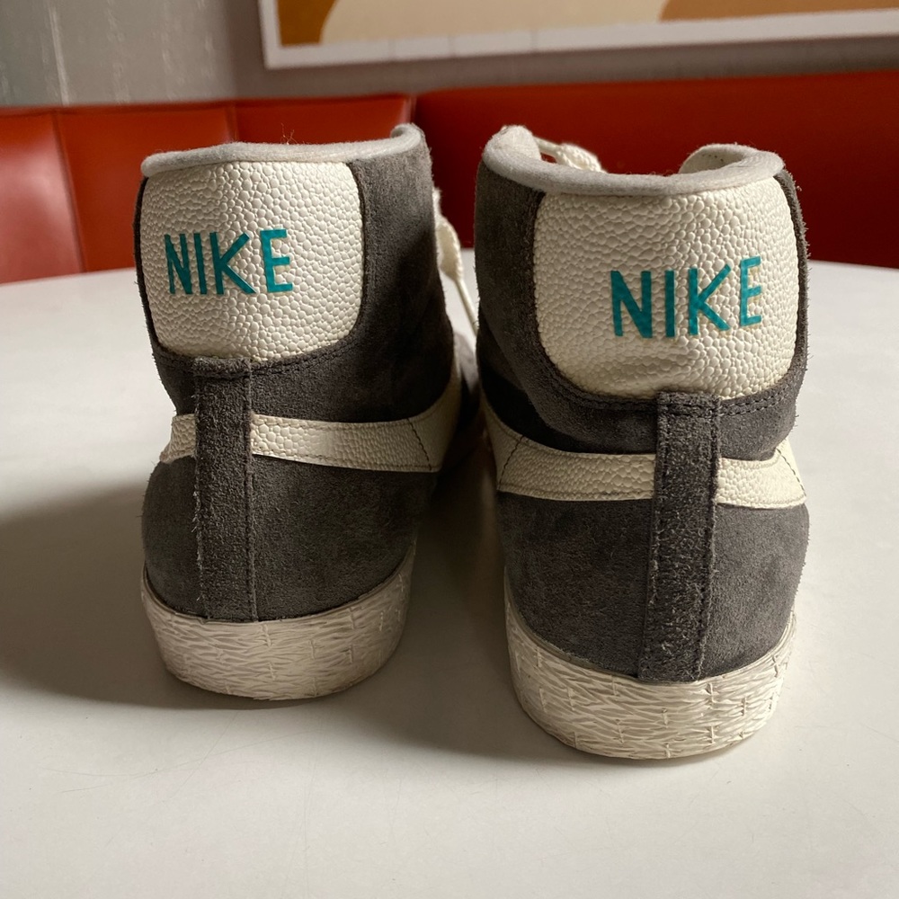 Nike Blazer - Picture 2 of 8